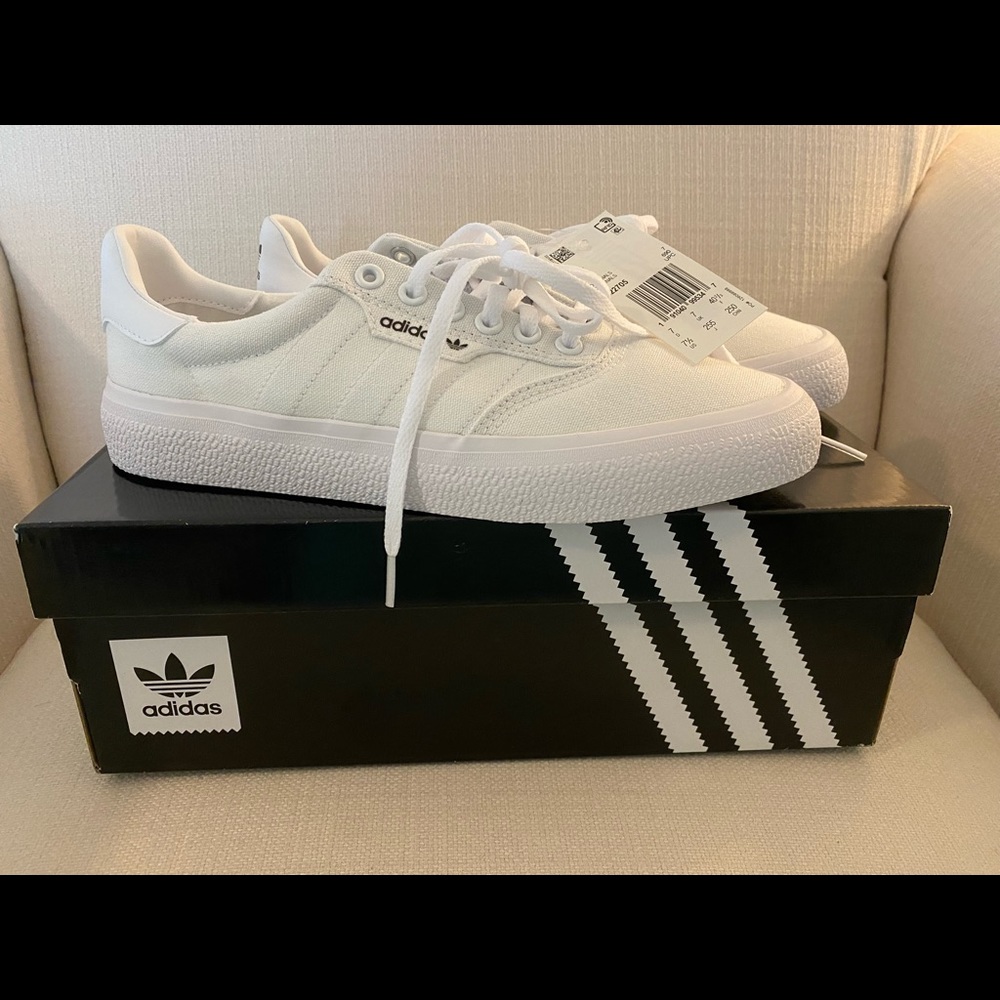 Unisex Adidas Originals Canvas Sneaker